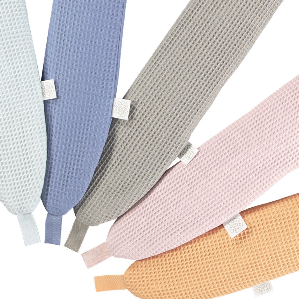 YUYU Pure Cotton Waffle New for 2020 Collection Fan (close up)